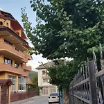 Sky Garden House Къща за гости 2*