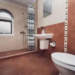 Къща за гости Sky Garden House 2*