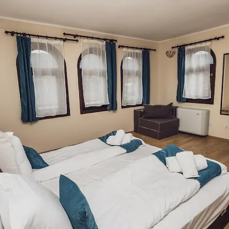 Къща за гости Sky Garden House